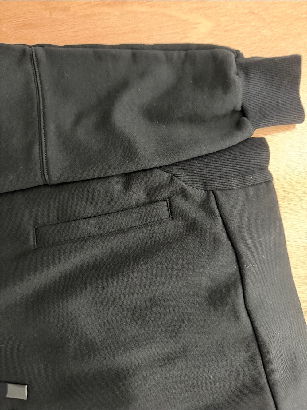 ALO Yoga Black Relaxed Pullover Hoodie - Picture 7 of 12